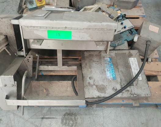 SHARK Steam And Scrub Mop, Model S7001ANZ. NB: Minor Use.