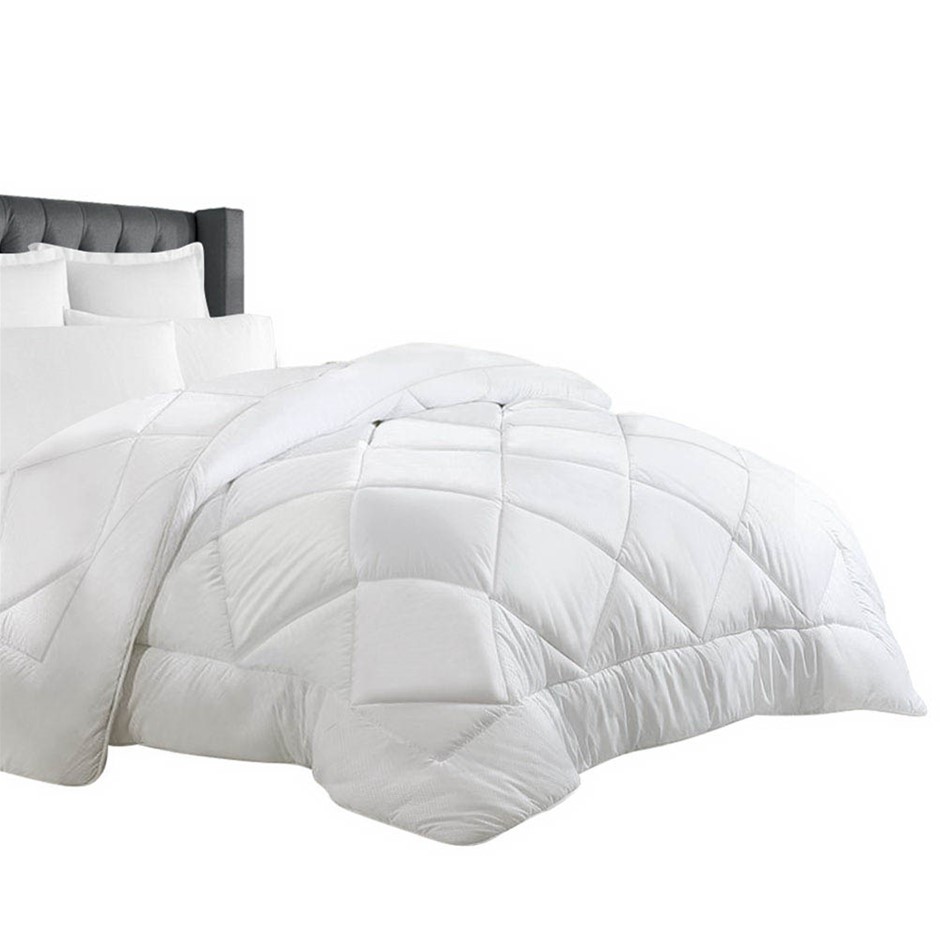 JENNIFER ADAMS Comforter Set Queen 6 Piece Set, Nolan Seaglass.