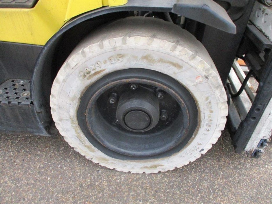 Quantity of 4 17.5-25 Earthmoving Tyres(Unused)