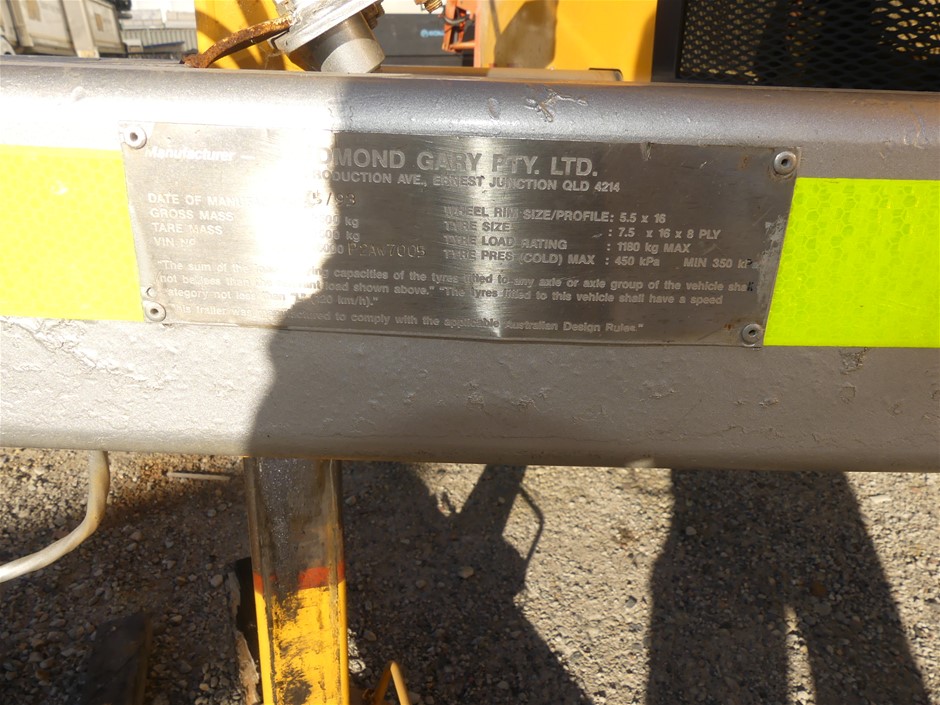 Quantity of 200 1650mm Star Pickets (Unused)
