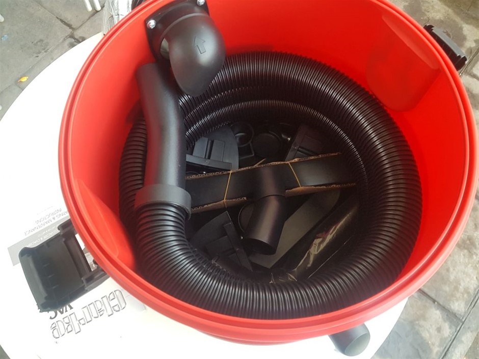 DYSON 360 Vis Nav™ Robot Vacuum. NB: Minor use