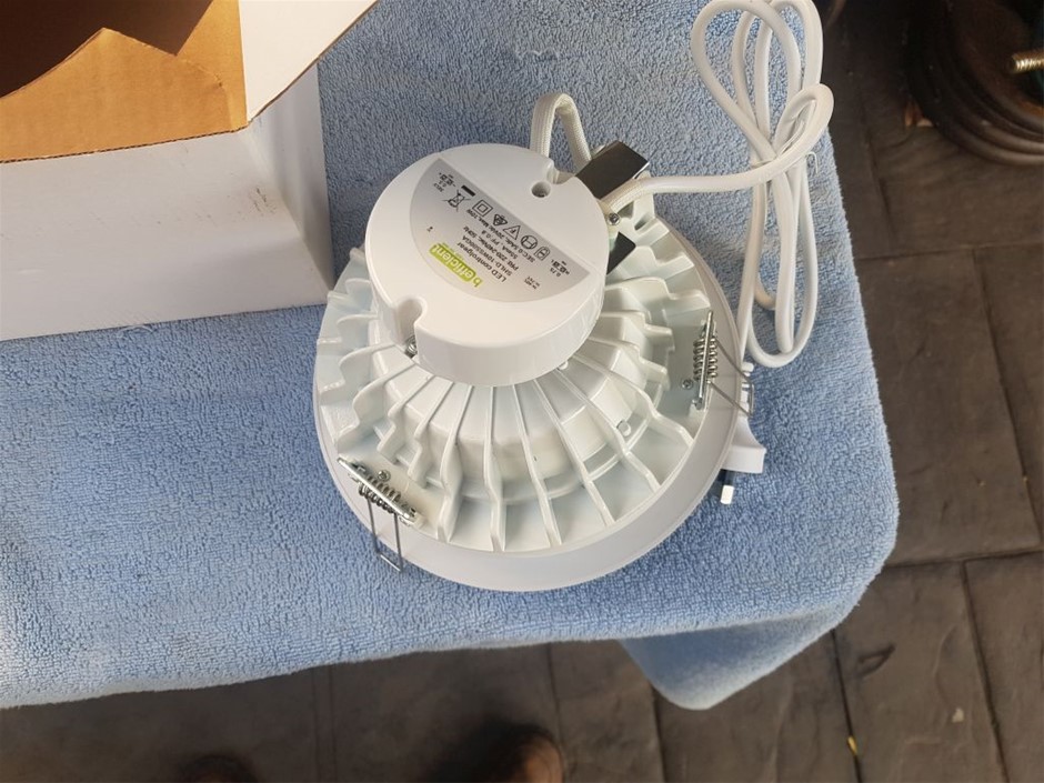 ROBOROCK Qrevo Edge Vacuum Cleaner White RR-QRE02-03-WHT. NB: has been used