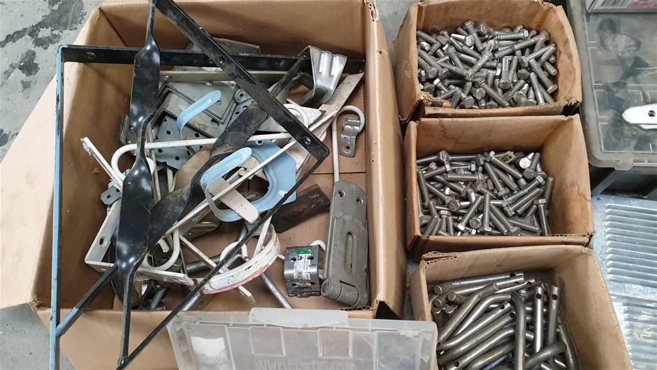 CLOSING DOWN SALE: 2x Safe