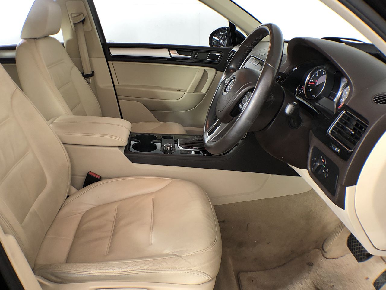 IMPORT 2011 Nissan Elgrand Highway Star Petrol