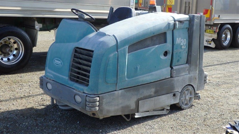 Tennant M20 Floor Scrubber Auction (00123017236) Grays Australia