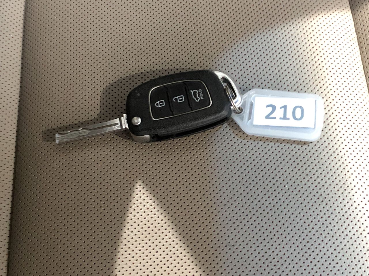 2.65 Carat White/off white diamond various bulk