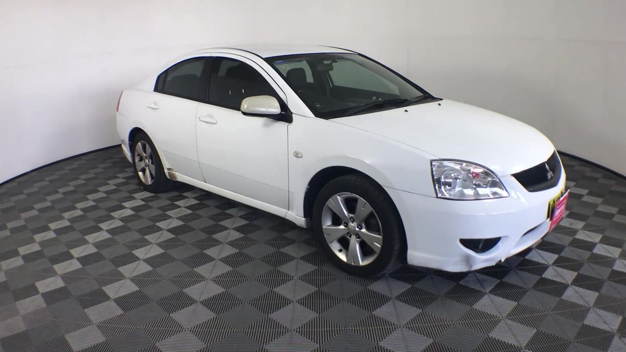<p>Heated Food Display with Glass Top</p>