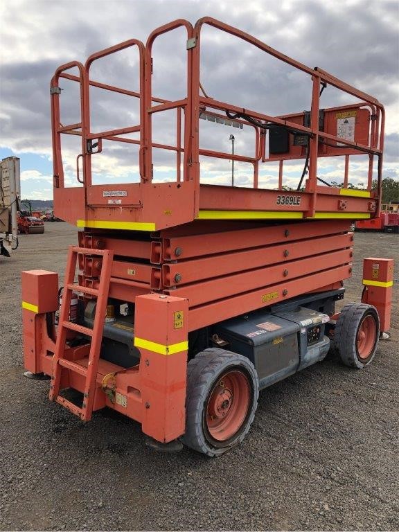 JLG 33ft Electric Rough Terrain Scissor Lift Auction (0001-7026896 ...