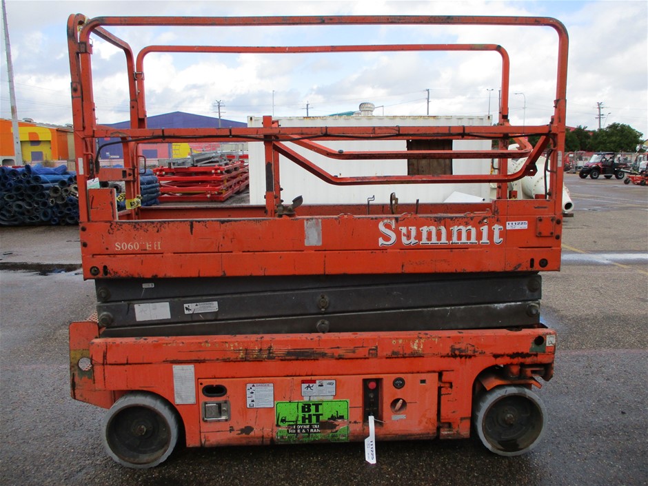 2 x Pallets Comprising Assorted Handtools & Sundry Items