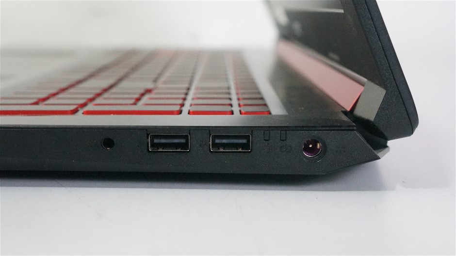 <p>DELL LATITUDE 5520</p>