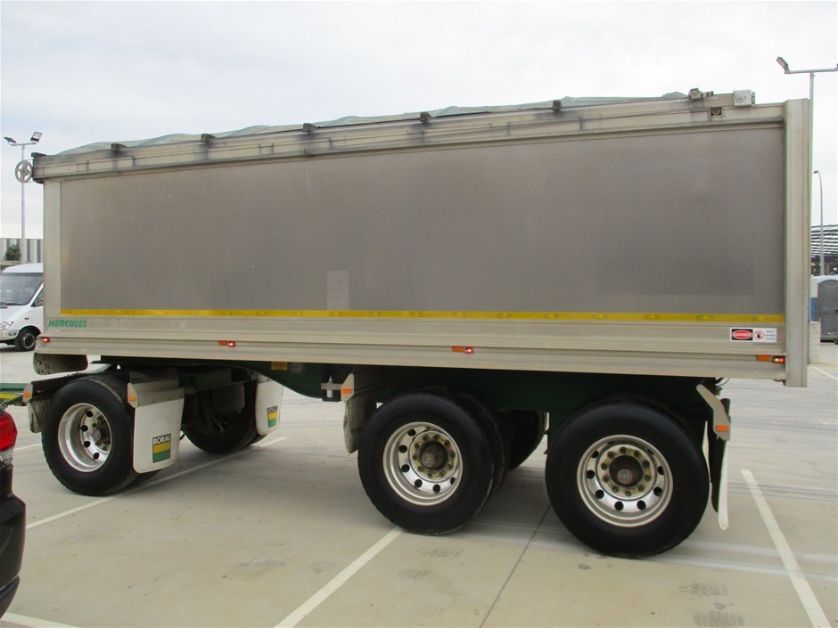 <p>2023 Trailers 2000 CC5LU Dual Axle Trailer</p>