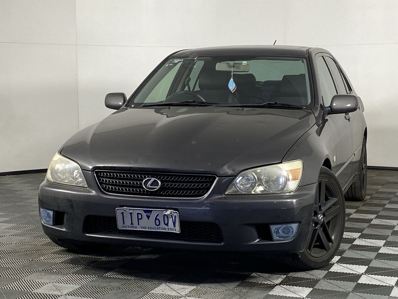 2002 Lexus IS200 Sports Luxury Automatic Sedan