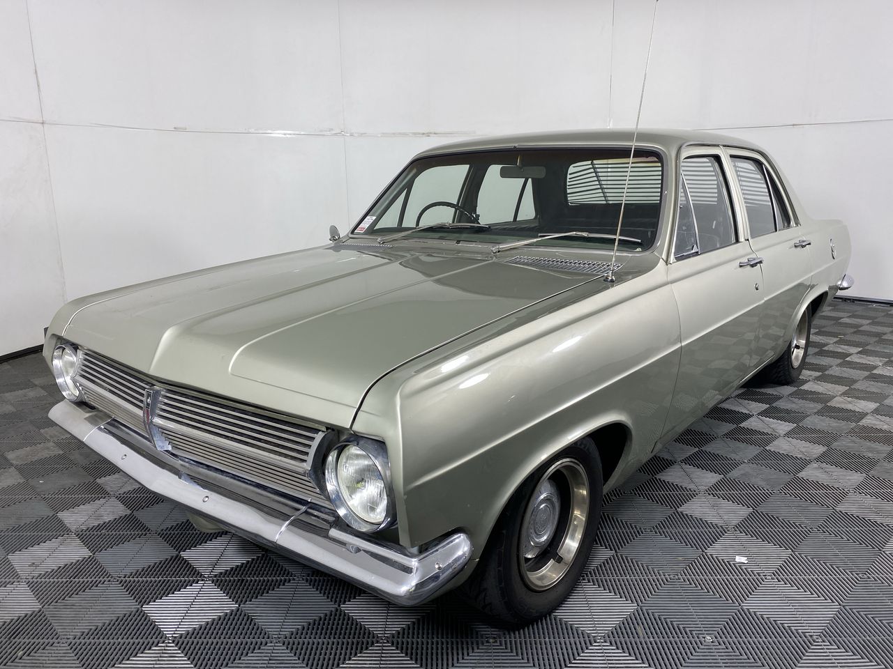 Holden HR Automatic Sedan Auction (000150006095) Grays Australia