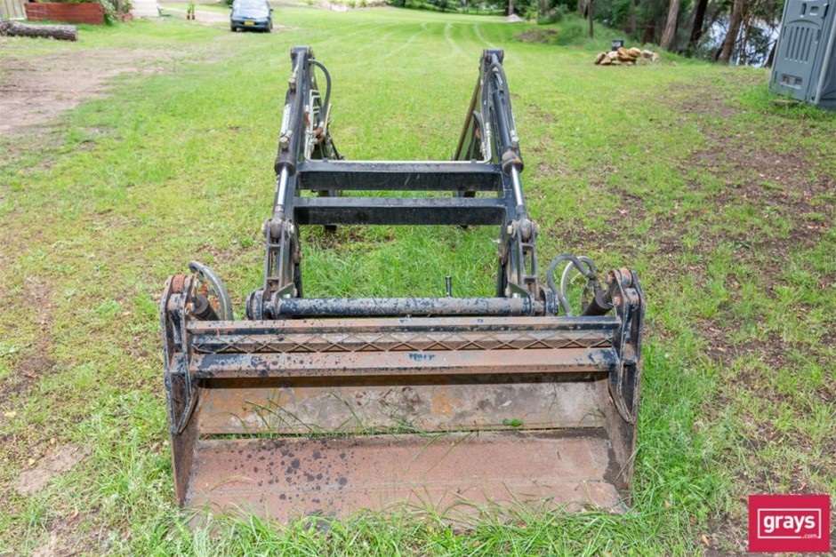 4 in 1 Bucket Tractor Attachment Auction (00065042769) Grays Australia