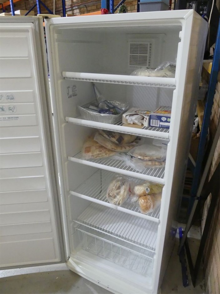 Westinghouse Freestyle FJ383QL Upright Freezer Auction (03095043107