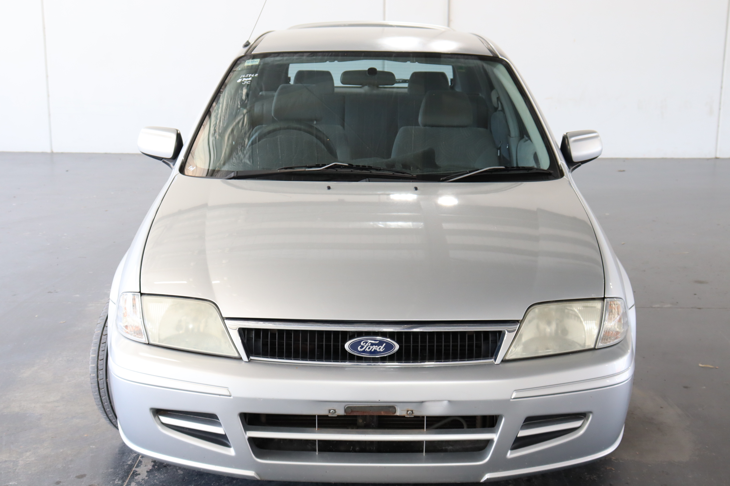 Ford laser 2001