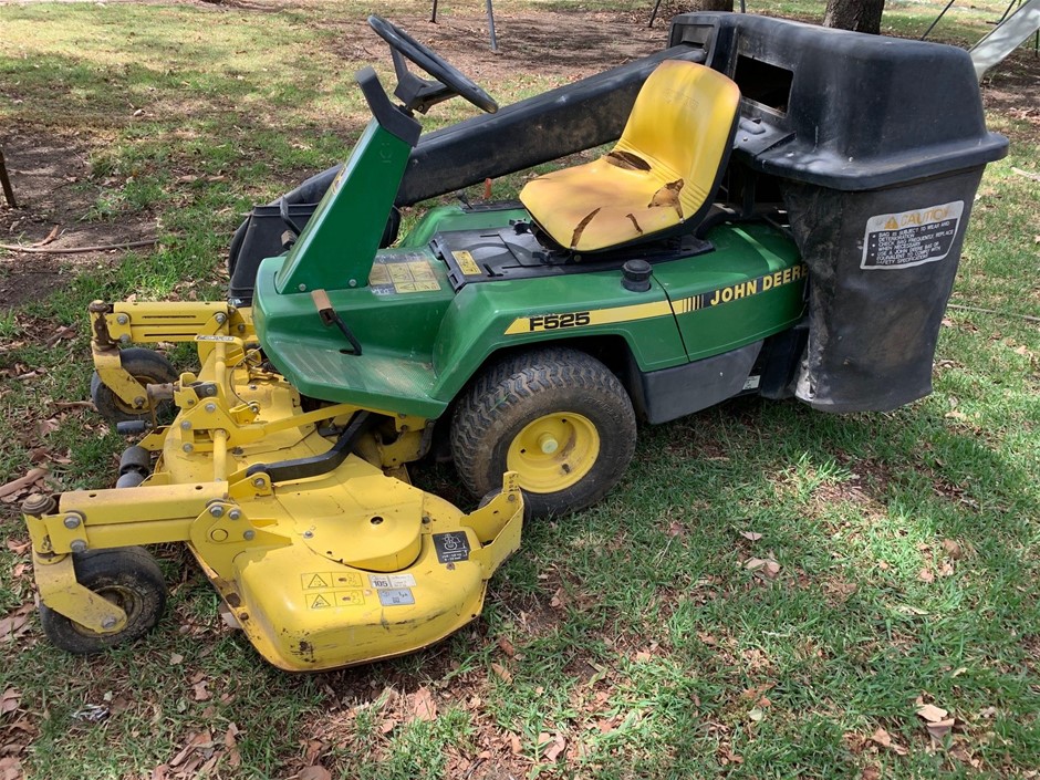 John Deere F525 Out Front Mower Auction (0018-5043685) | Grays Australia