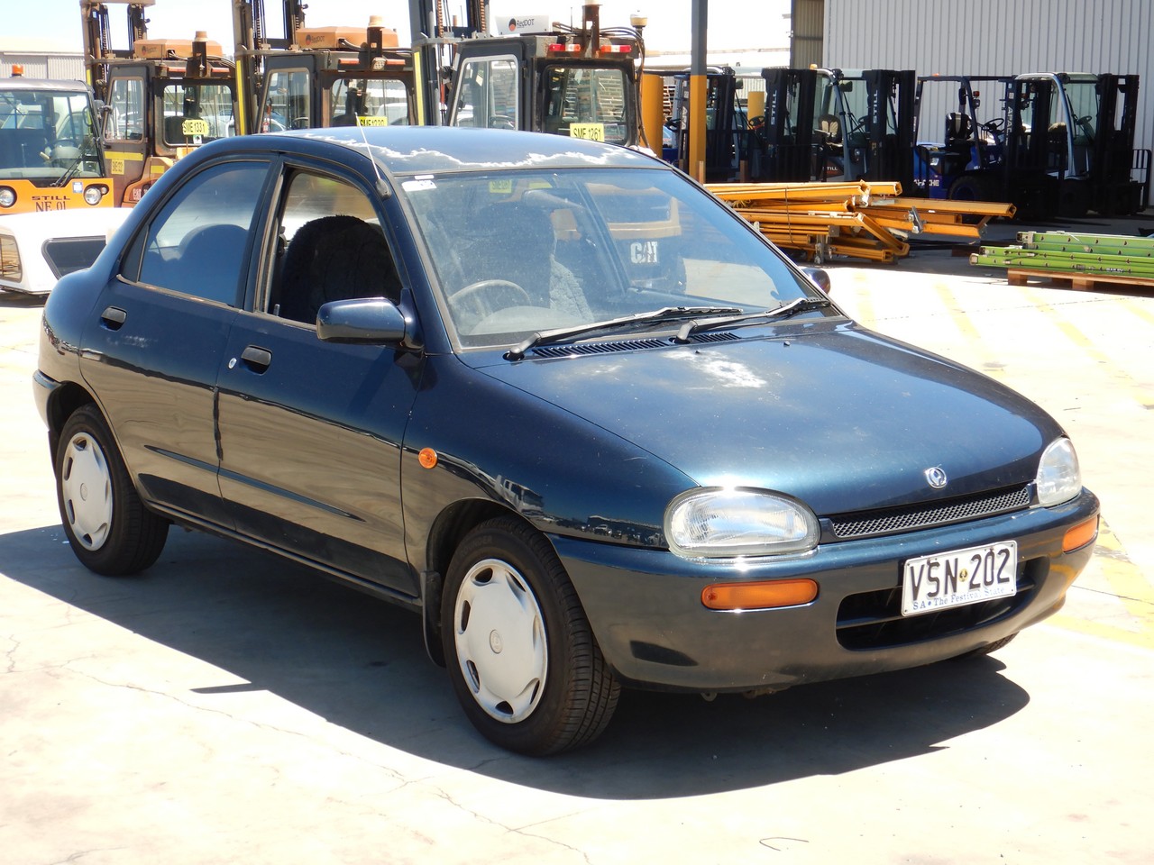 Mazda 121 db