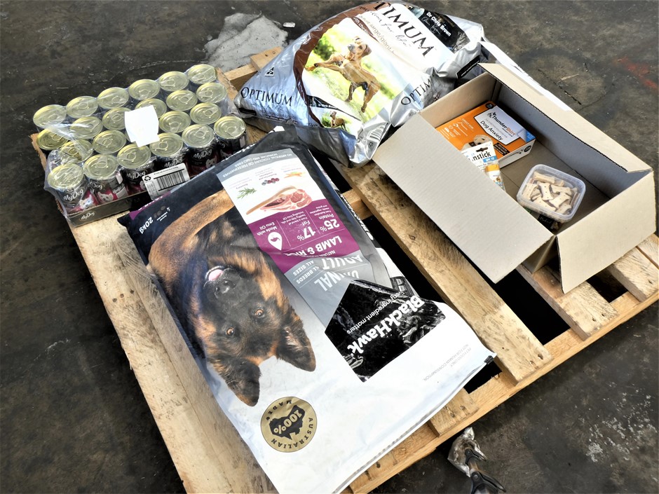 Pallet of Assorted Dog Supplies Auction (00012183076) Grays Australia