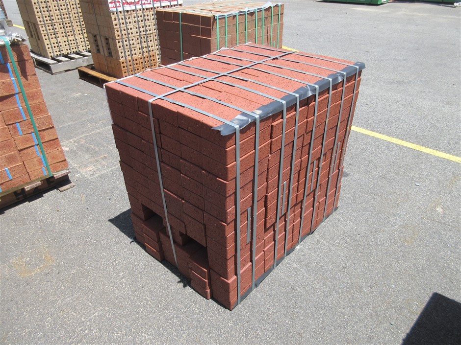 20 x Packs of Heavy Duty Red Paver Bricks PZ0403 Auction (0004