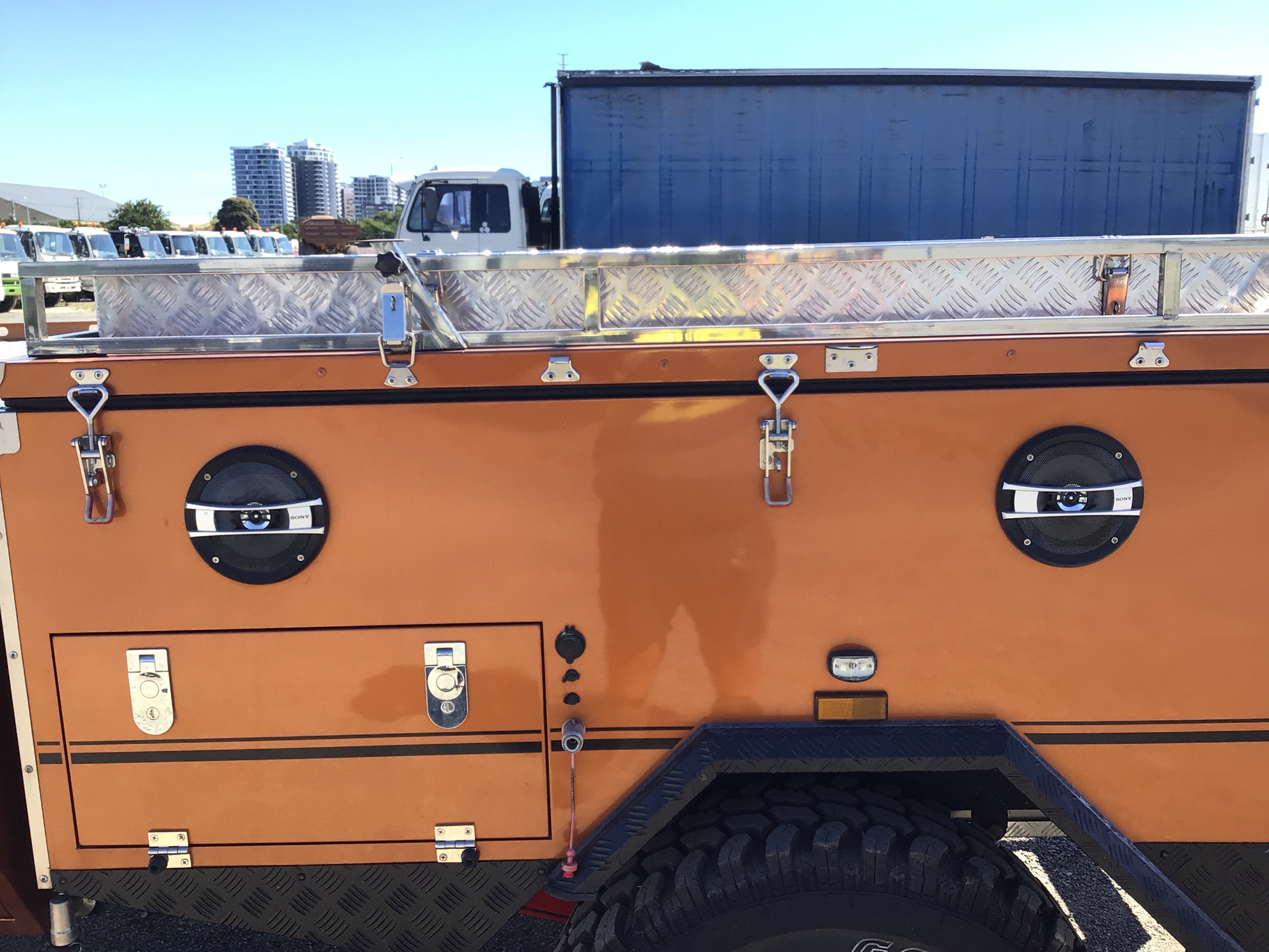 2018 EzyTrail AlbanyGT Camper Trailer Auction (00017785902) Grays