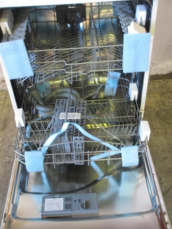 Dishwasher whirlpool model adp6000wh Auction (00047114414) Grays