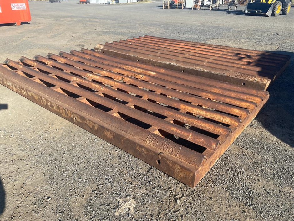 Qty of 2 x Heavy Duty Truck Wheel Rumble Grids Auction (0001-7031861 ...