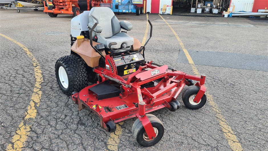 Exmark Lazer Z XP Ride On Lawn Mower Auction 0001 7032404