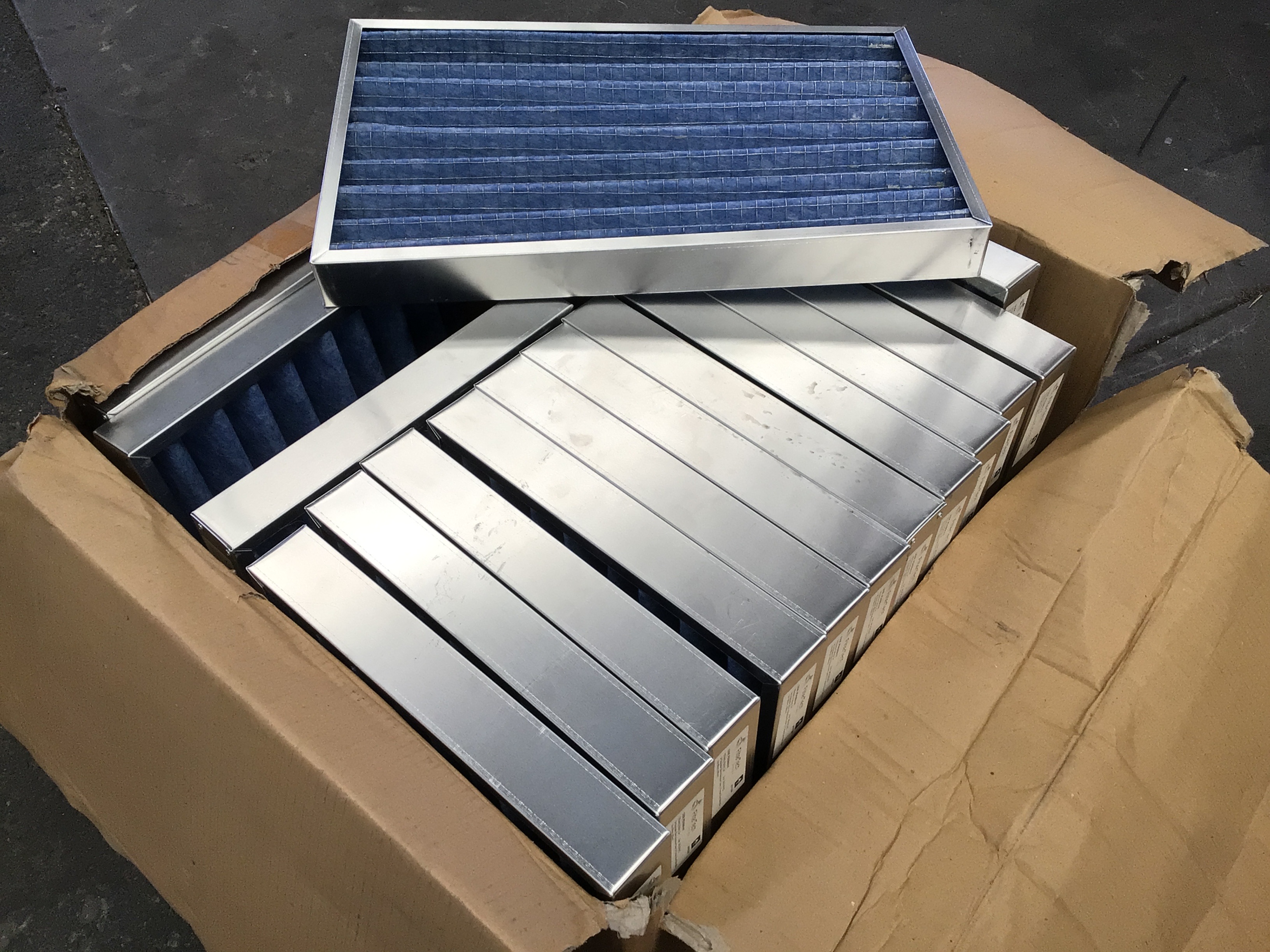 Quantity 16x Filter Tech ‘V’ Formed Panel Filters Auction (0011-7033750 ...