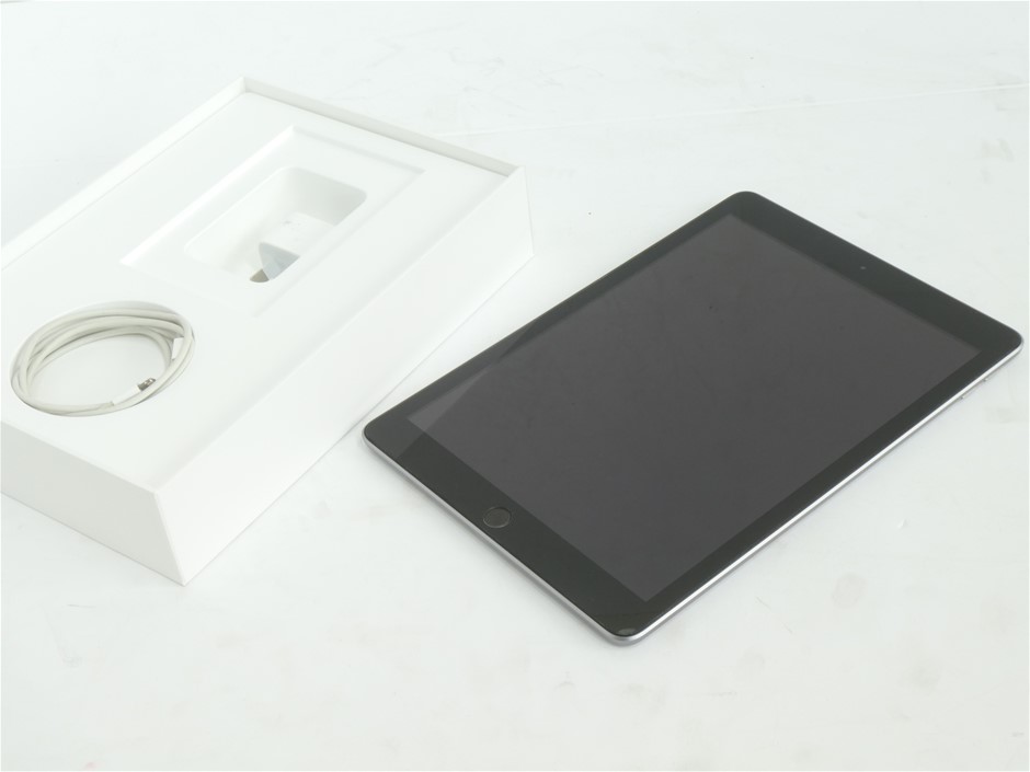 apple-ipad-5th-gen-wi-fi-128gb-space-gray-tablet-auction-0002-2185574