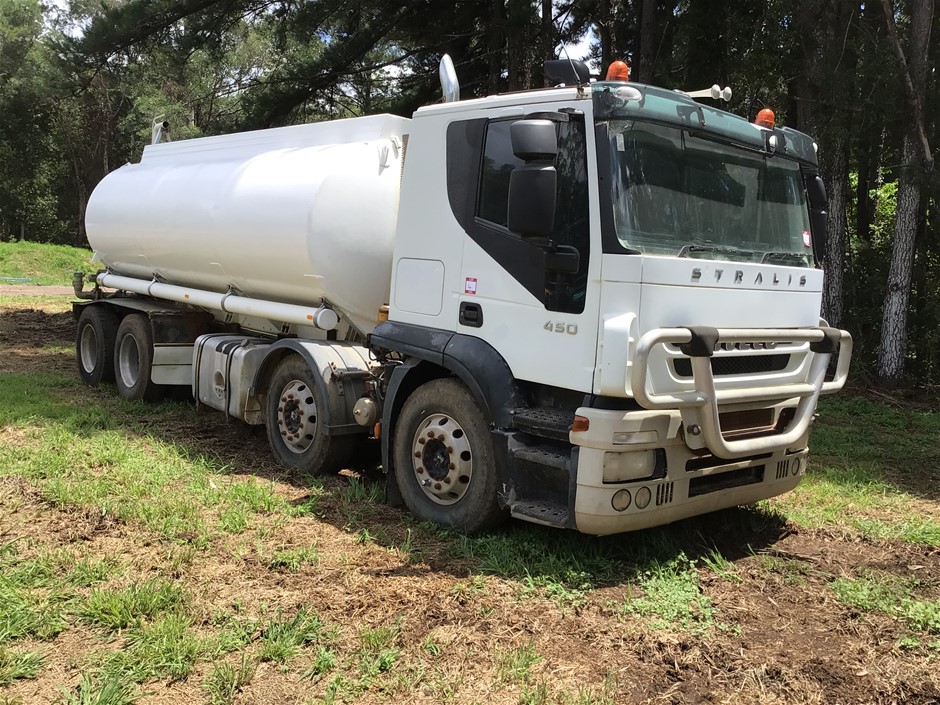 2011 Iveco Stalis AT 8x4 8 x 4 Water Truck