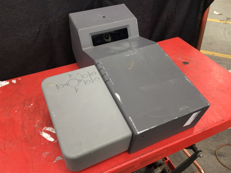 Sanyo PLC-XL50 Projector