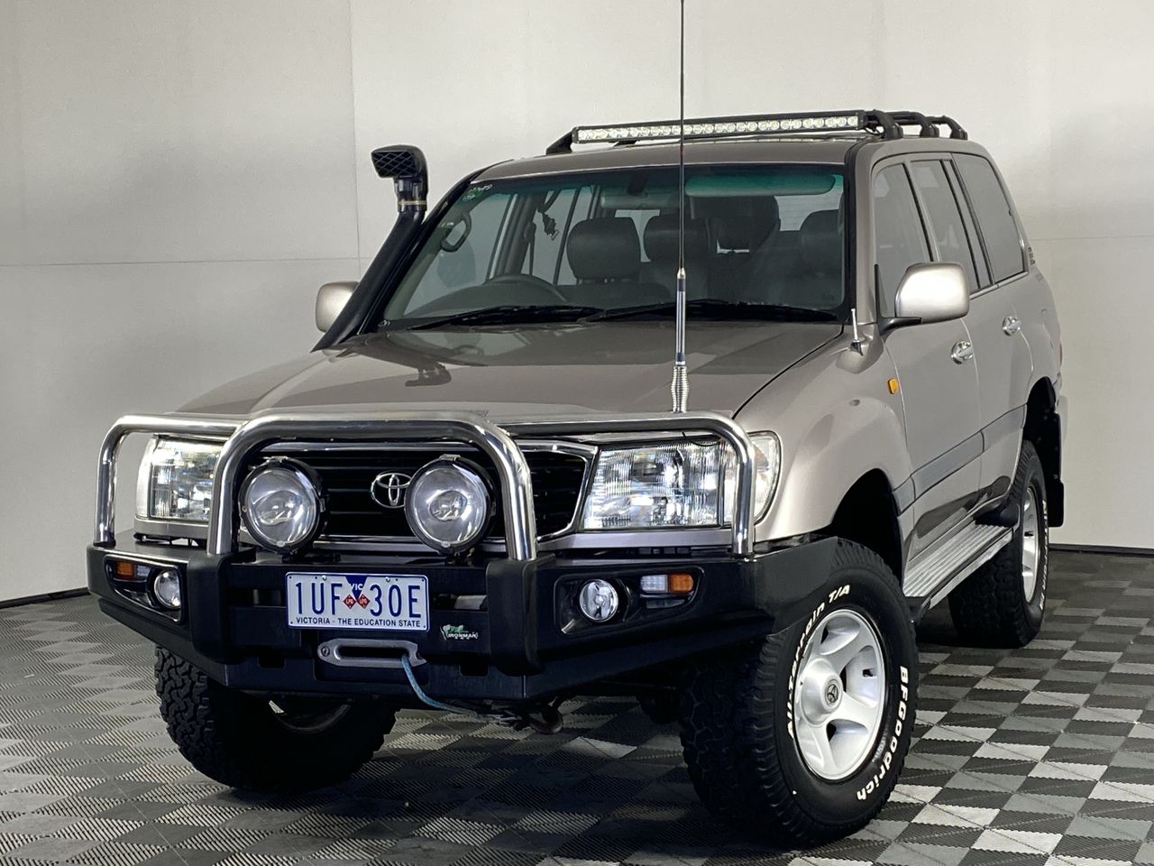 2002 Toyota Landcruiser GXL (4x4) FZJ105R Automatic 8 Seats Wagon ...