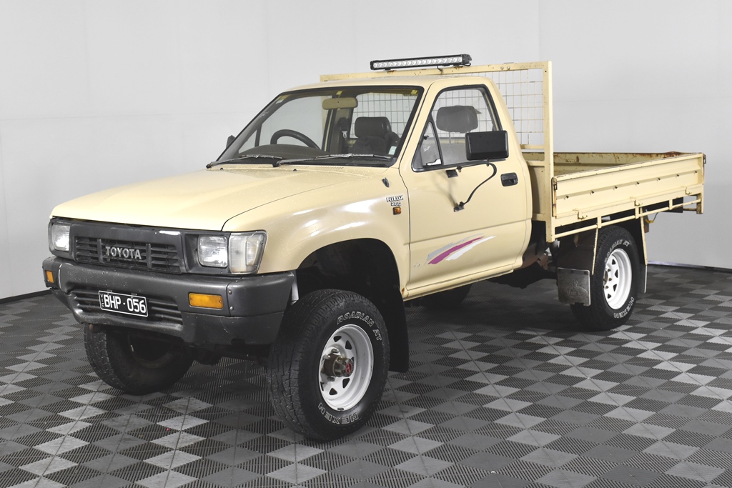 1990 Toyota Hilux Manual Ute Auction (0001-20046219) | Grays Australia