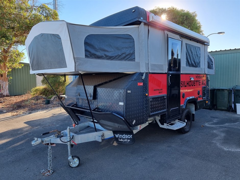 2017 Fleetwood RV Windsor Silhouette 400XC Auction (0001-9030165 ...