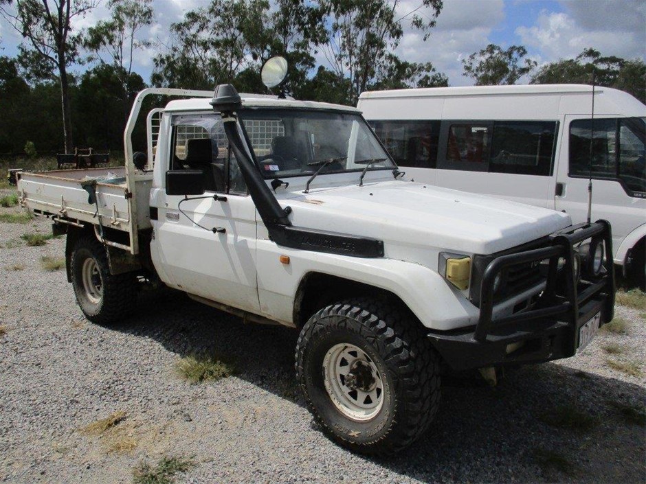 1991 Toyota Landcruiser HZJ75 4WD Manual - 5 Speed Ute Auction (0072 ...