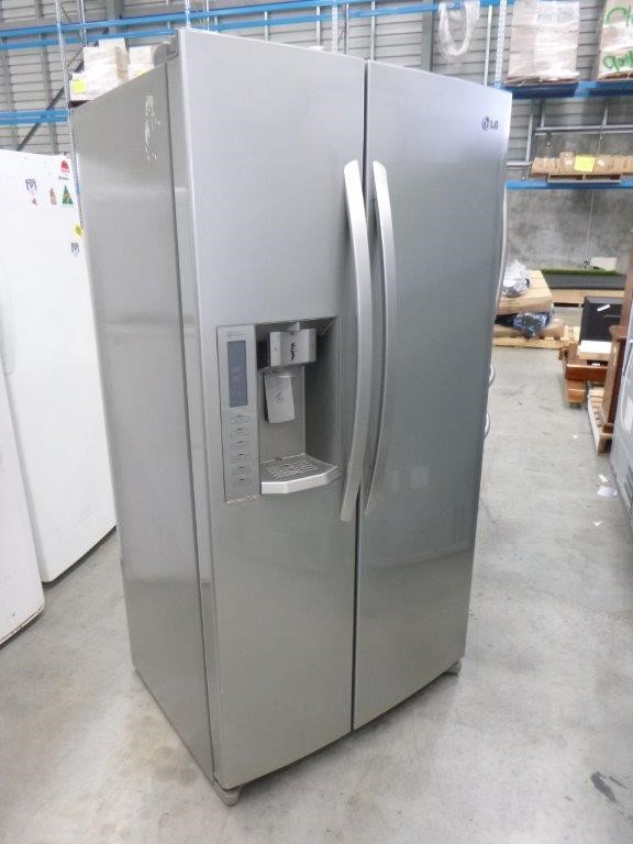2Door Fridge / Freezer / Ice Maker Auction (00099030937) Grays