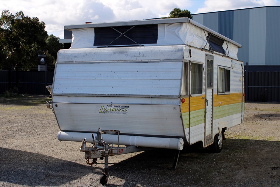 1982 Viscount Grand Tourer Caravan Auction (000120051808) Grays