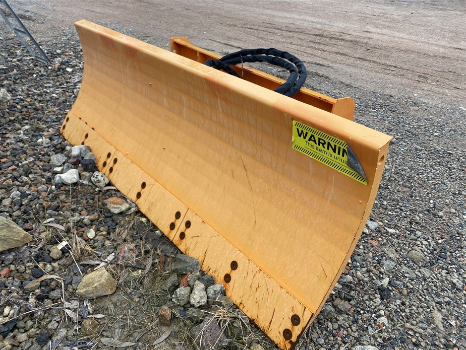 Skid Steer Dozer Blade Attachment 1800mm Auction (01425049046) Grays Australia