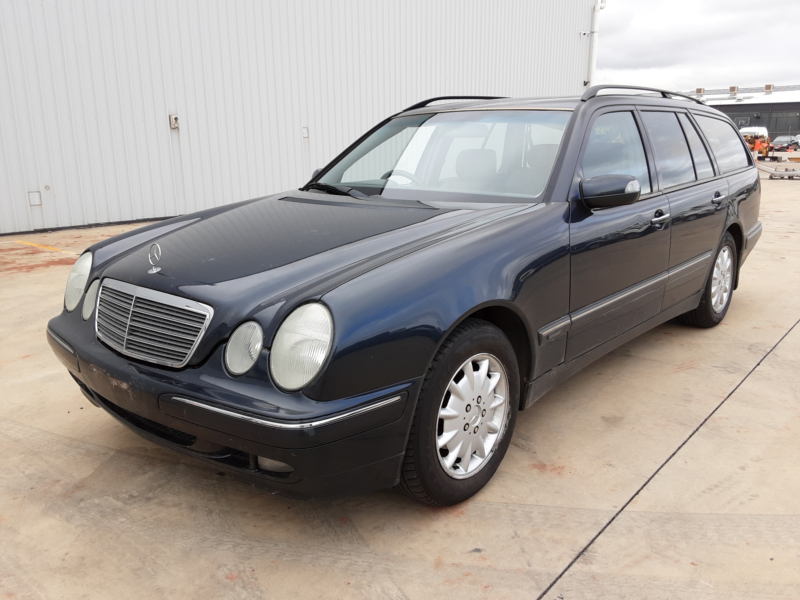 1999 Mercedes Benz E240 Classic S210 Automatic 7 Seats Wagon Auction ...