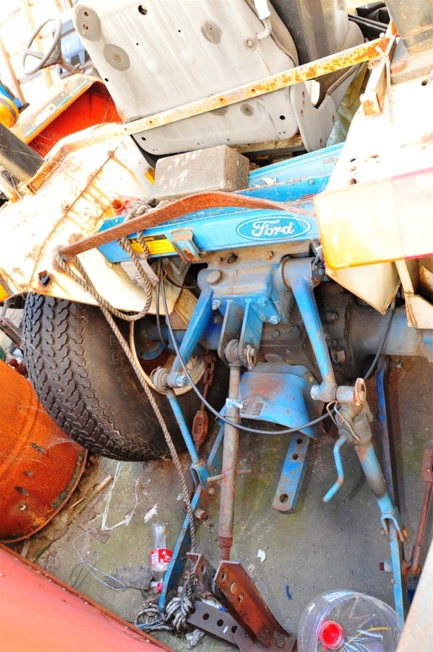 Tractor, Ford 1720 SSS, DOM xxxxx 6 x speed, diesel engine, power