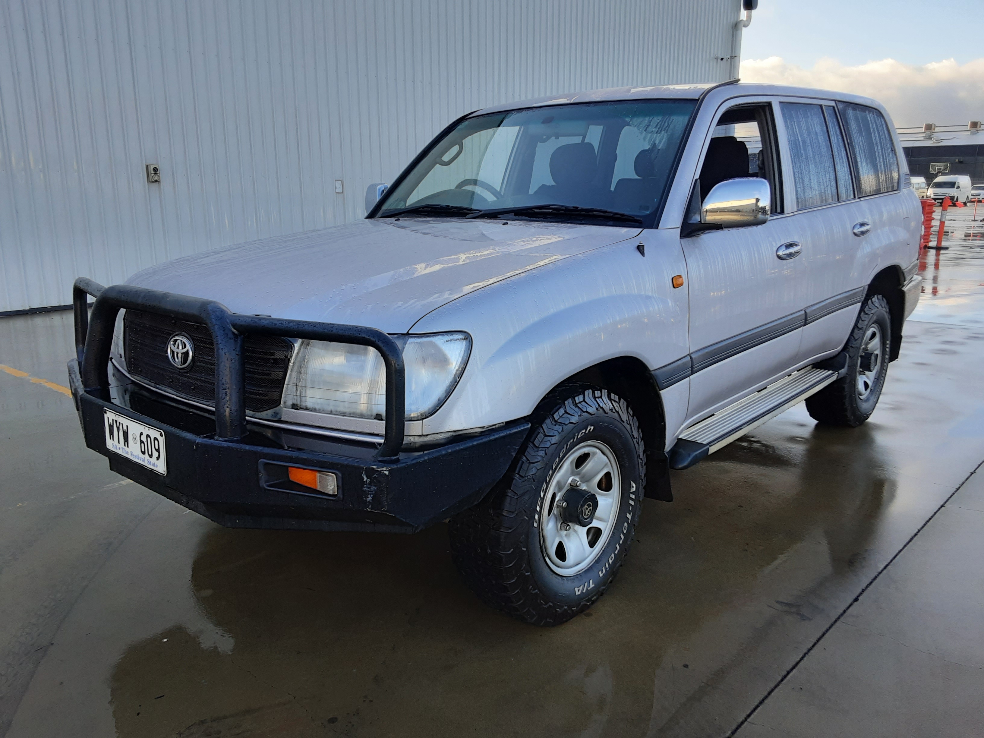 2003 Toyota Landcruiser GXL UZJ100R Automatic 7 Seats Wagon Auction ...