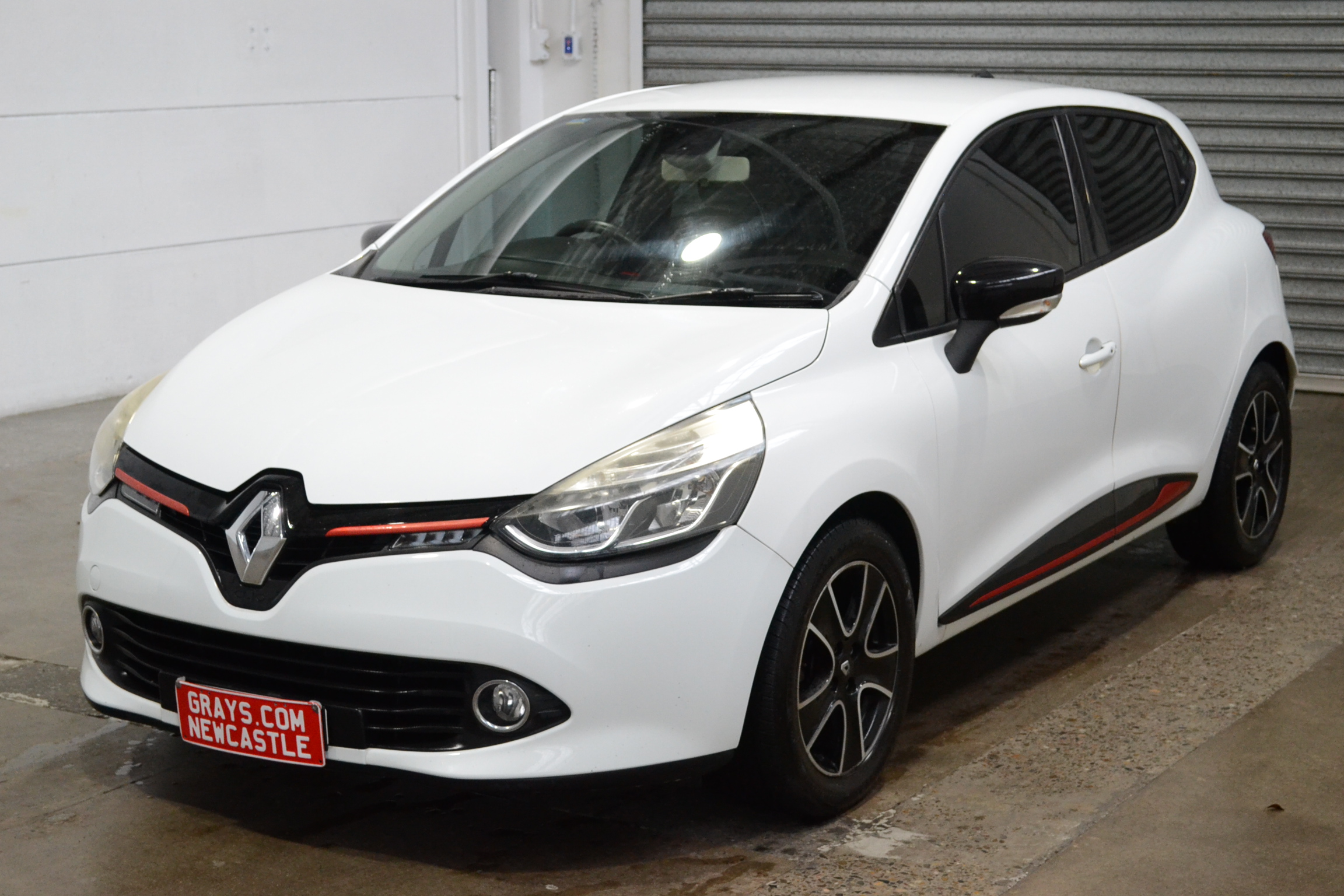 Renault Clio Expression Automatic Hatchback Auction (000110076370