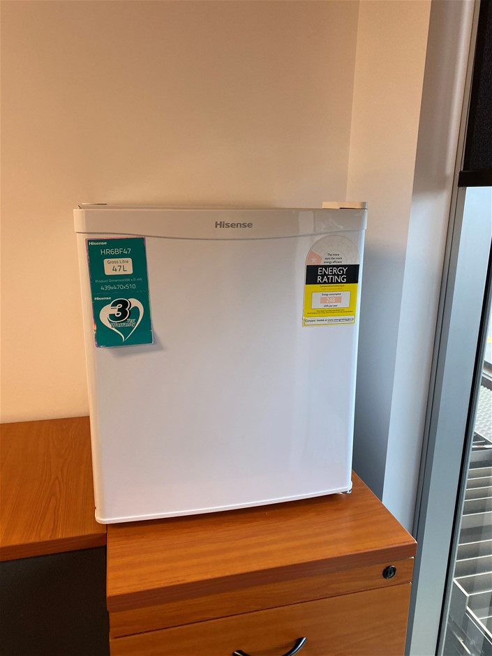 Hisense Mini Bar Fridge Auction (00557039841) Grays Australia