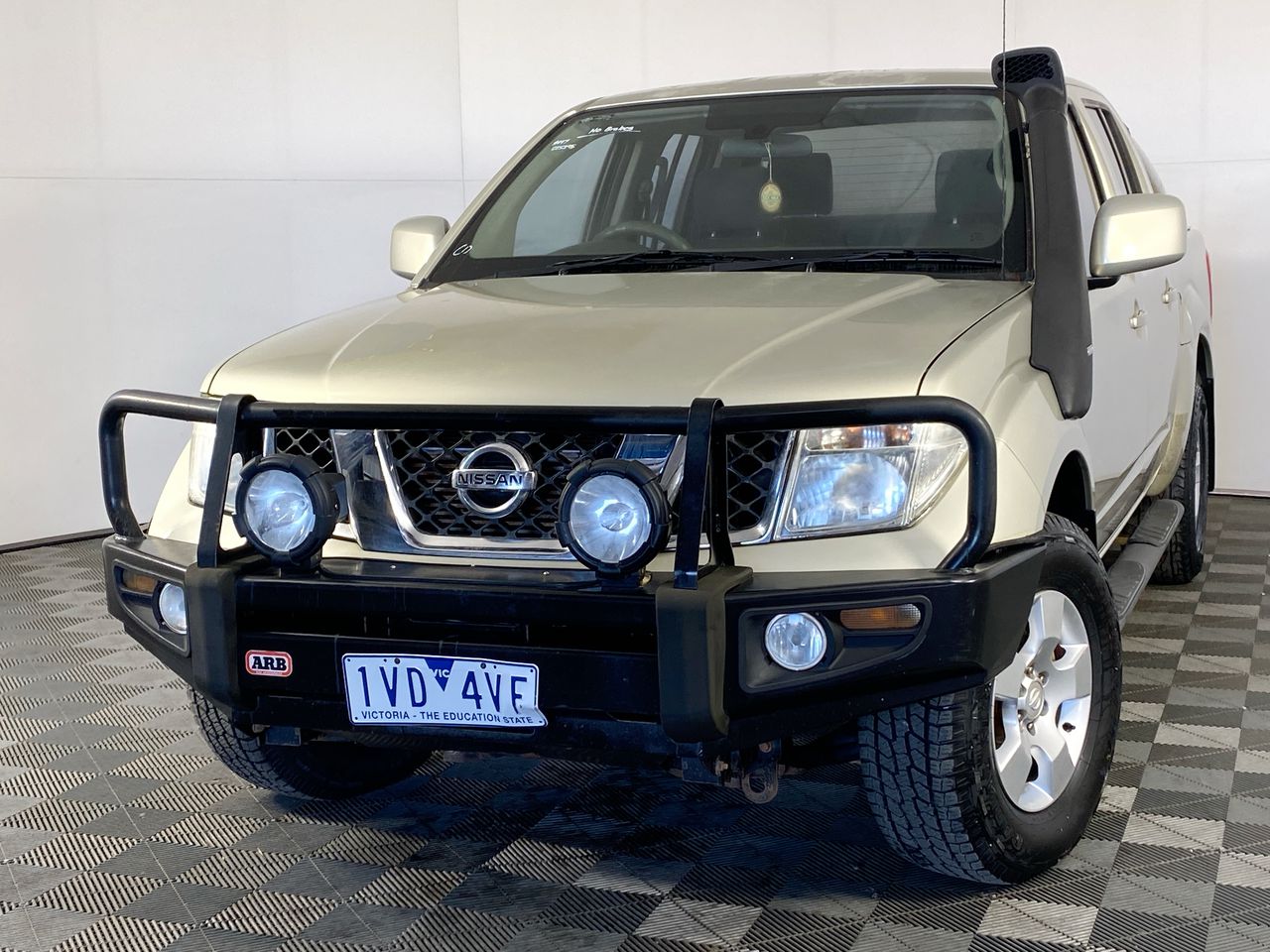 2011 Nissan Navara ST (4x4) D40 Turbo Diesel Automatic Dual Cab Auction ...