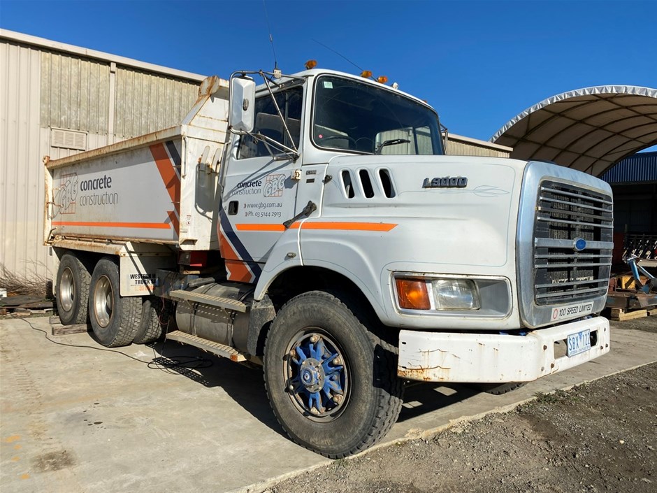 未使用品 Ford Australian Open 1995 ロンT サイズM 1995 Ford L9000 6 x 4 Tipper Truck Auction (0004-3022717