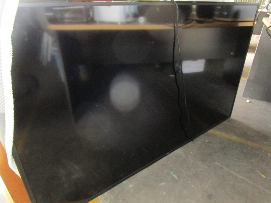 65 Inch JVC TV with Wall Bracket UHD LED Auction (00887040500) Grays