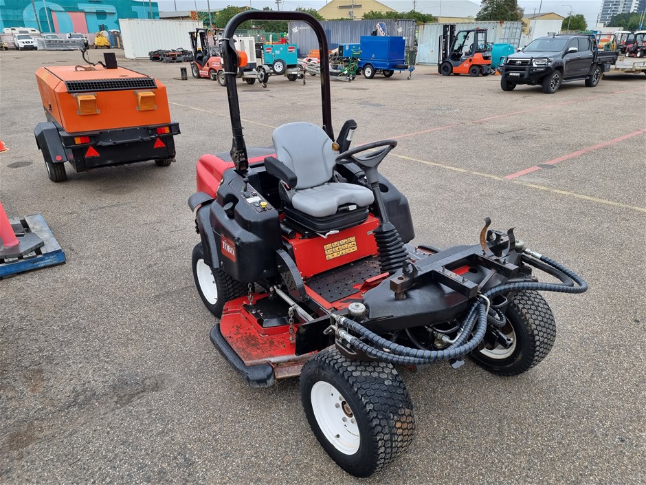 2018 Toro Groundsmaster 360 Quad Steer 4WD Mower Auction 0001