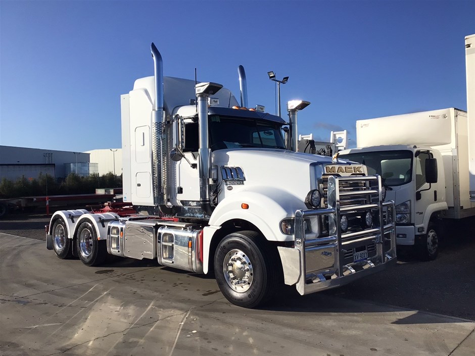 <p>2017 Mack Superliner (6 x 4) Prime Mover Truck GCM 120T</p>