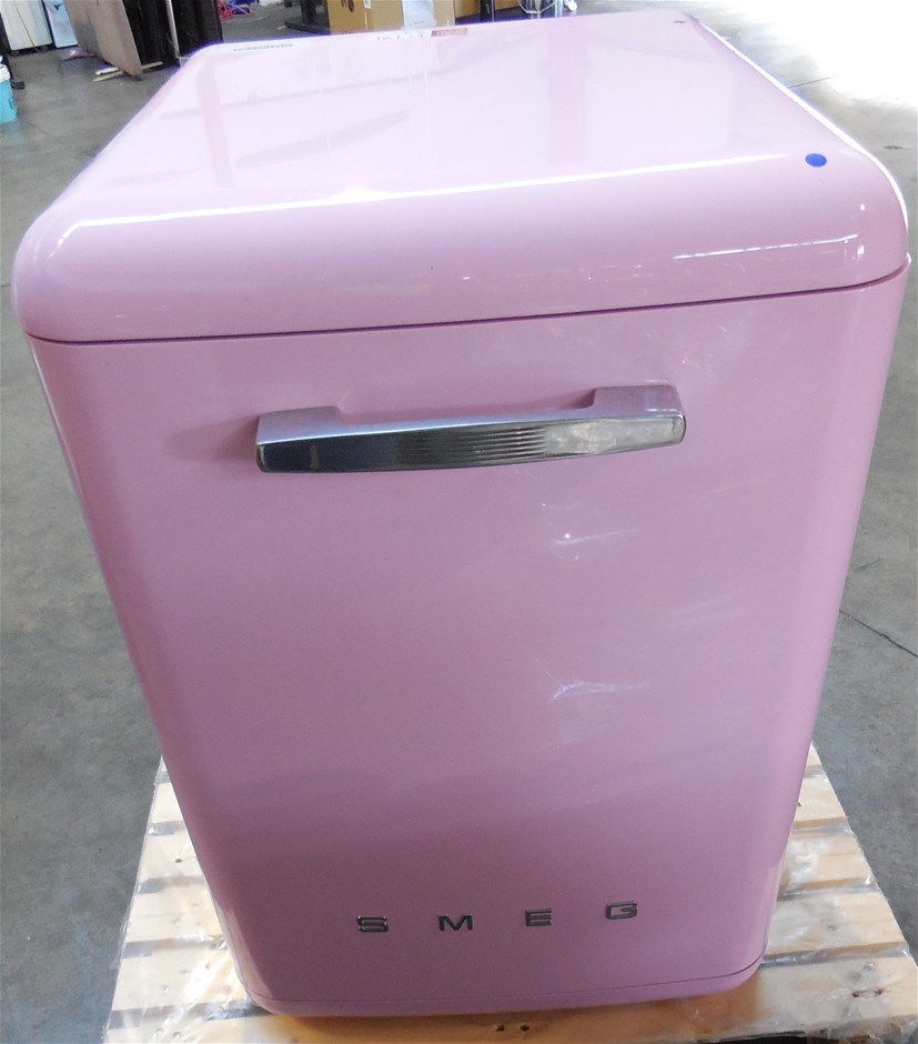 Smeg 60cm Pink Retro Dishwasher. Model BLV1P Auction